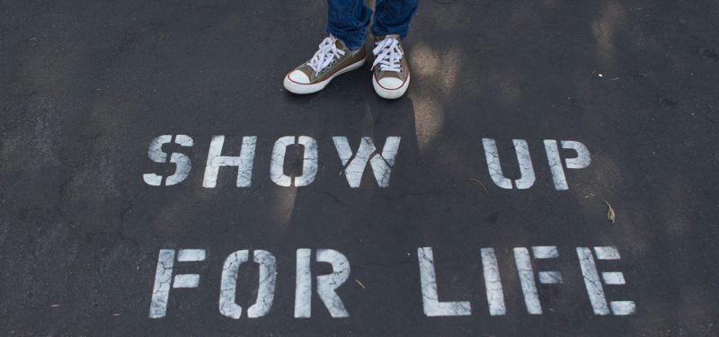 A daily stand-up meeting keeps agile teams on task as they proceed toward their sprint goal. In keeping with the flexibility of agile methods, the stand-up meeting doesn't have a lot of rules, but the few that it does have are important to follow.